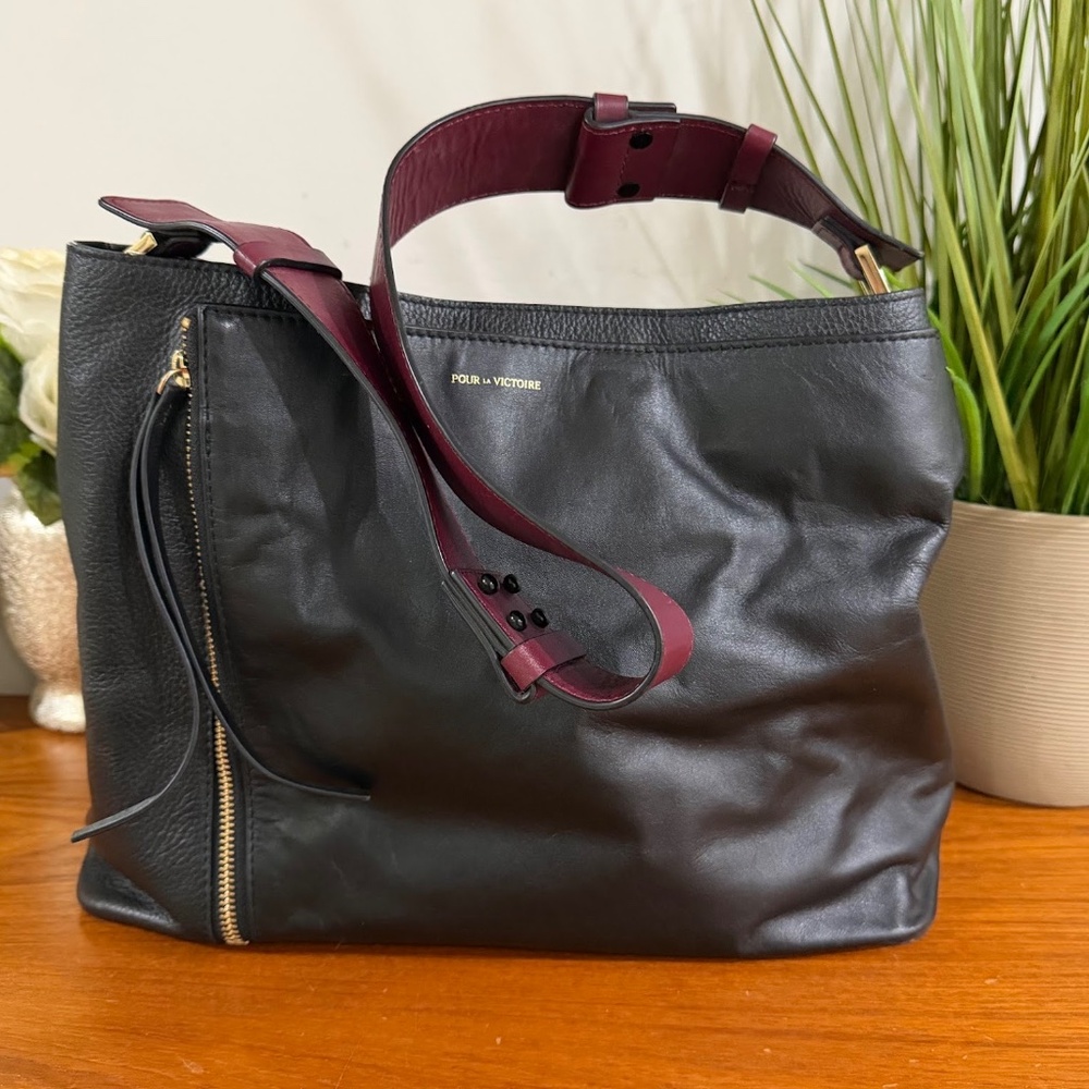 Pour La Victoire Black Leather Hobo Shoulder Bag with a Burgundy Strap - Picture 3 of 11